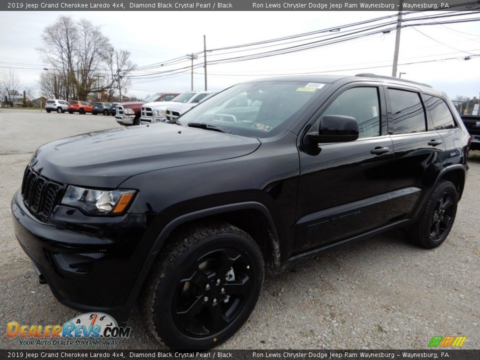 2019 Jeep Grand Cherokee Laredo 4x4 Diamond Black Crystal Pearl / Black Photo #1