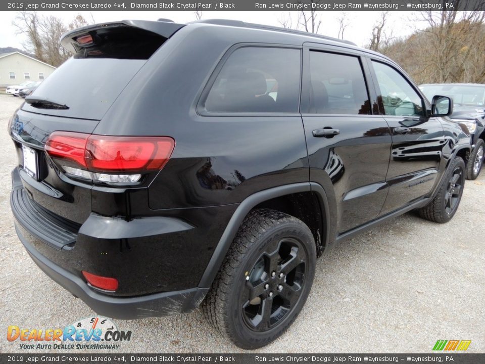 2019 Jeep Grand Cherokee Laredo 4x4 Diamond Black Crystal Pearl / Black Photo #6