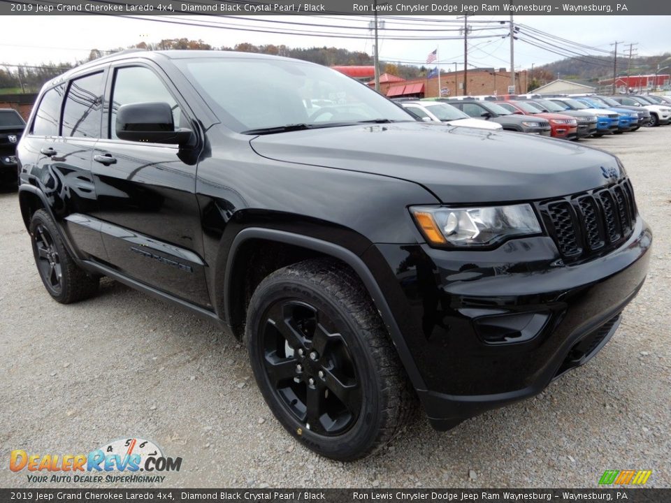 2019 Jeep Grand Cherokee Laredo 4x4 Diamond Black Crystal Pearl / Black Photo #8
