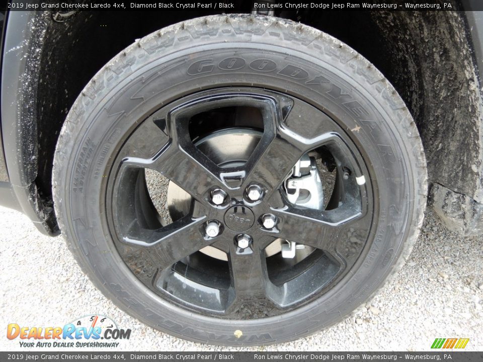 2019 Jeep Grand Cherokee Laredo 4x4 Diamond Black Crystal Pearl / Black Photo #10