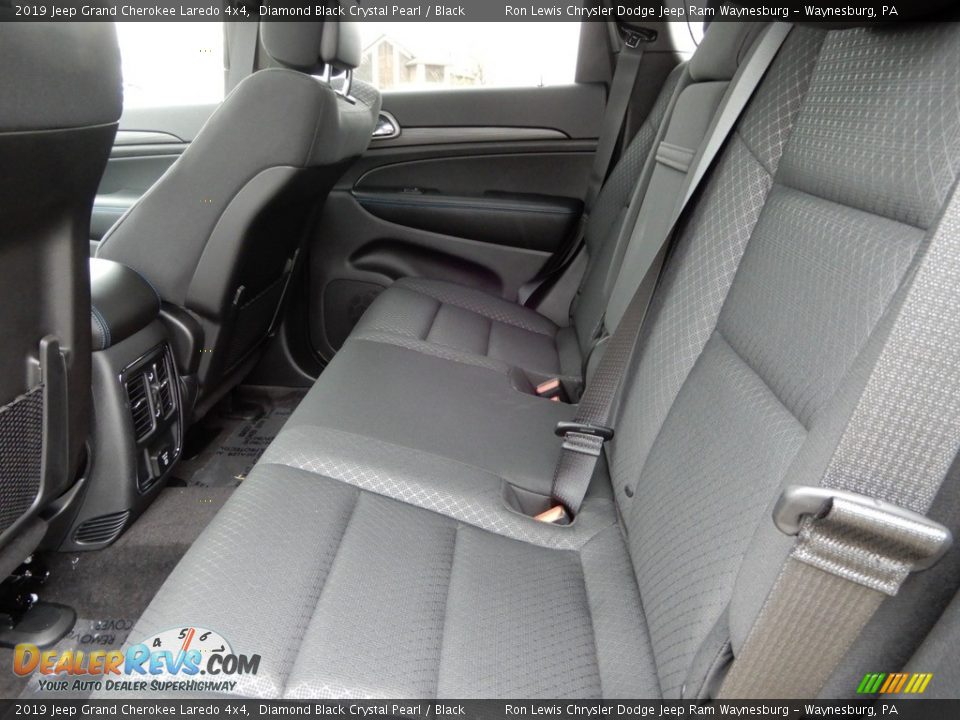 2019 Jeep Grand Cherokee Laredo 4x4 Diamond Black Crystal Pearl / Black Photo #12