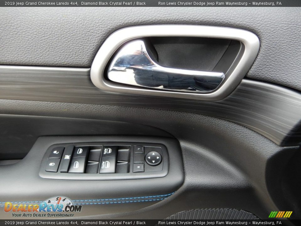 2019 Jeep Grand Cherokee Laredo 4x4 Diamond Black Crystal Pearl / Black Photo #14