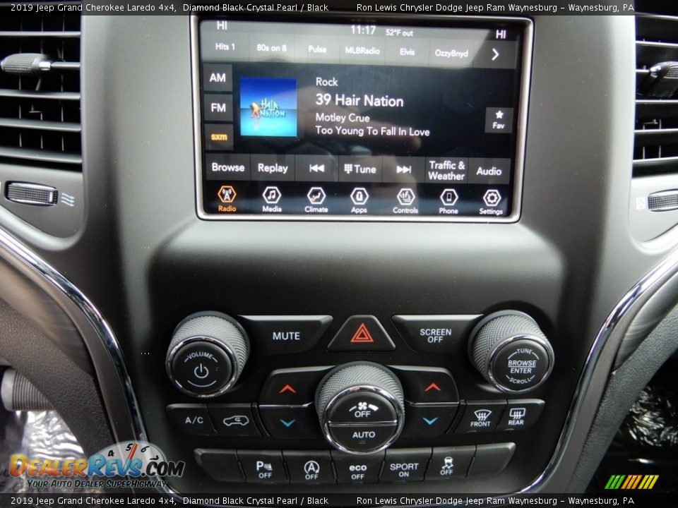 2019 Jeep Grand Cherokee Laredo 4x4 Diamond Black Crystal Pearl / Black Photo #20