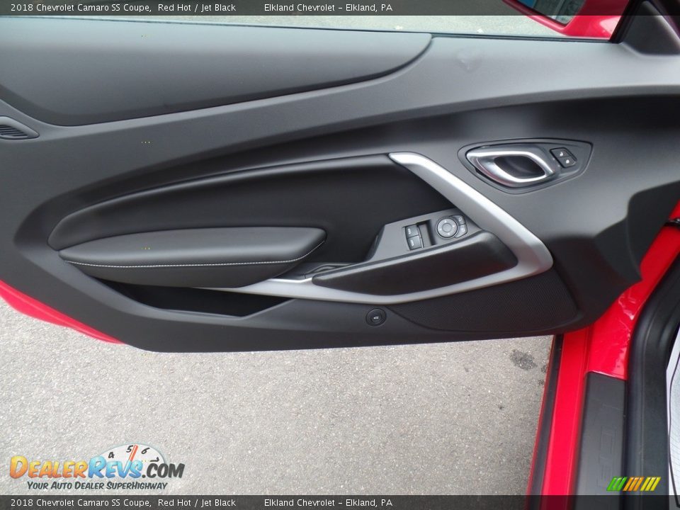 Door Panel of 2018 Chevrolet Camaro SS Coupe Photo #11