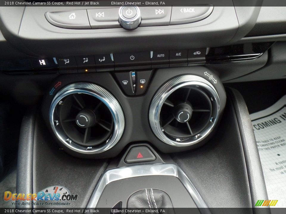 Controls of 2018 Chevrolet Camaro SS Coupe Photo #26