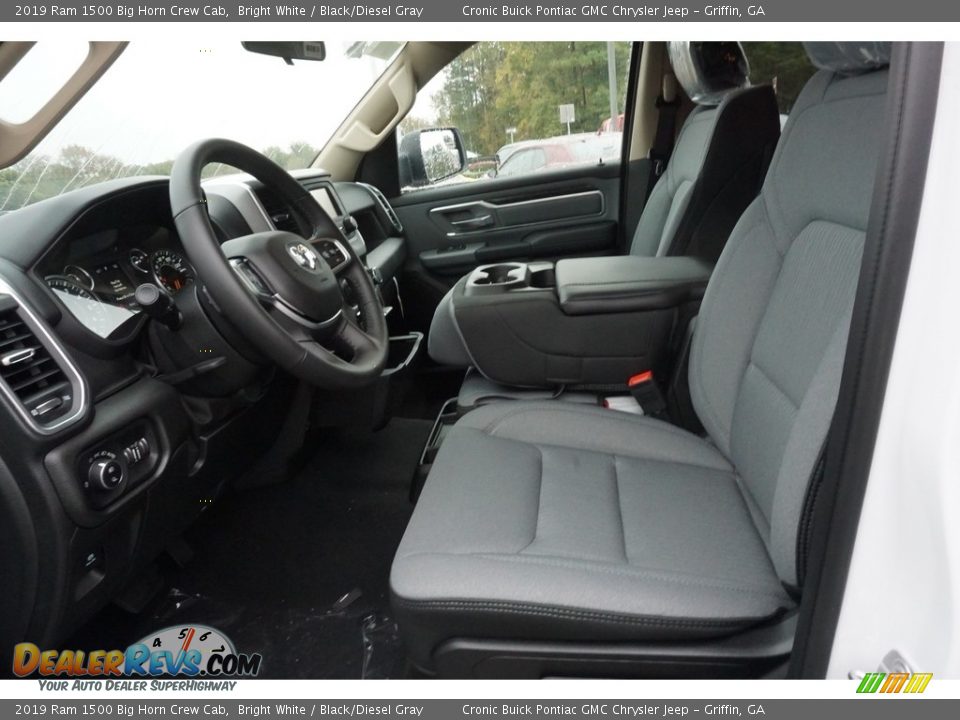 2019 Ram 1500 Big Horn Crew Cab Bright White / Black/Diesel Gray Photo #4