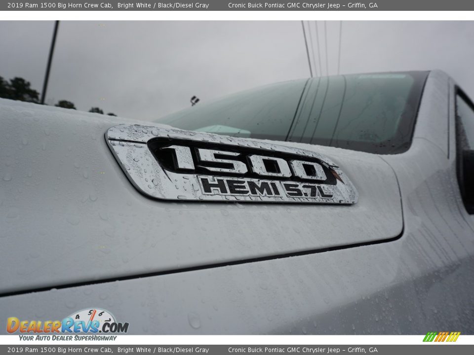 2019 Ram 1500 Big Horn Crew Cab Bright White / Black/Diesel Gray Photo #10
