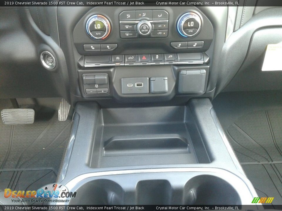 2019 Chevrolet Silverado 1500 RST Crew Cab Iridescent Pearl Tricoat / Jet Black Photo #16