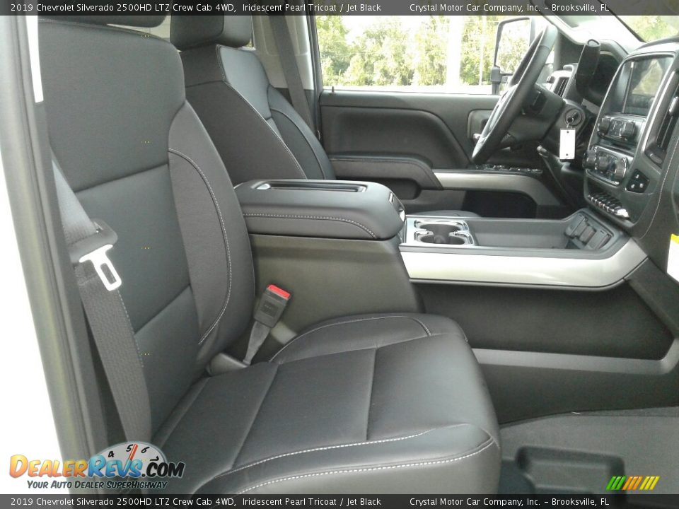 Front Seat of 2019 Chevrolet Silverado 2500HD LTZ Crew Cab 4WD Photo #12