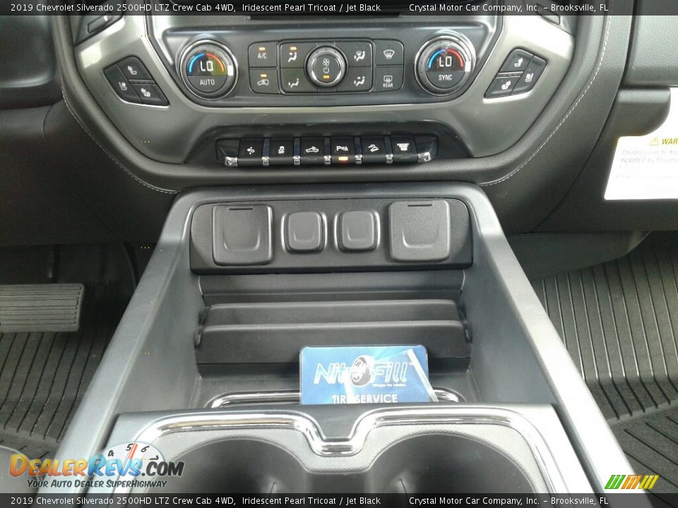 Controls of 2019 Chevrolet Silverado 2500HD LTZ Crew Cab 4WD Photo #16