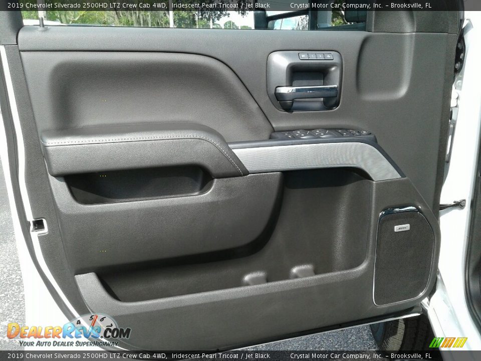 Door Panel of 2019 Chevrolet Silverado 2500HD LTZ Crew Cab 4WD Photo #17