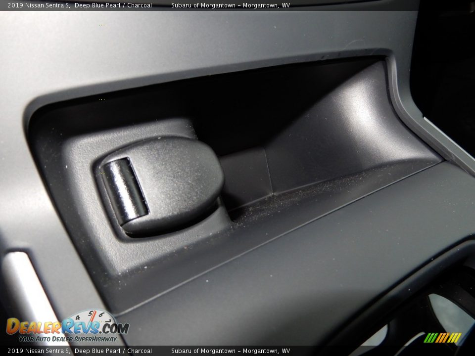 2019 Nissan Sentra S Deep Blue Pearl / Charcoal Photo #17
