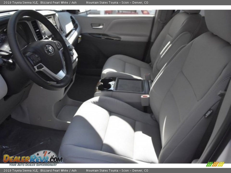 2019 Toyota Sienna XLE Blizzard Pearl White / Ash Photo #6