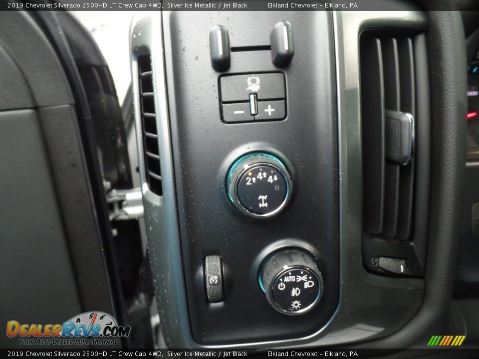2019 Chevrolet Silverado 2500HD LT Crew Cab 4WD Silver Ice Metallic / Jet Black Photo #24