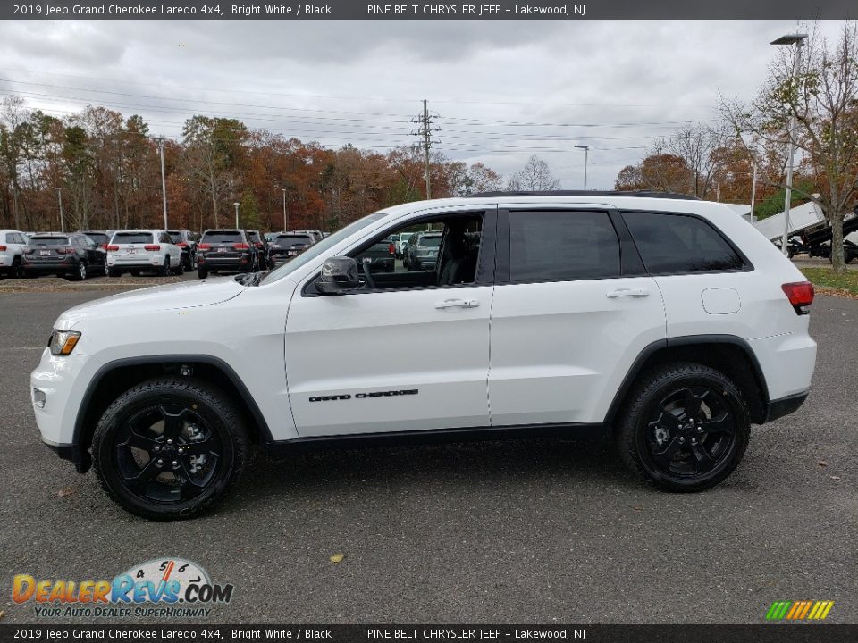 2019 Jeep Grand Cherokee Laredo 4x4 Bright White / Black Photo #3