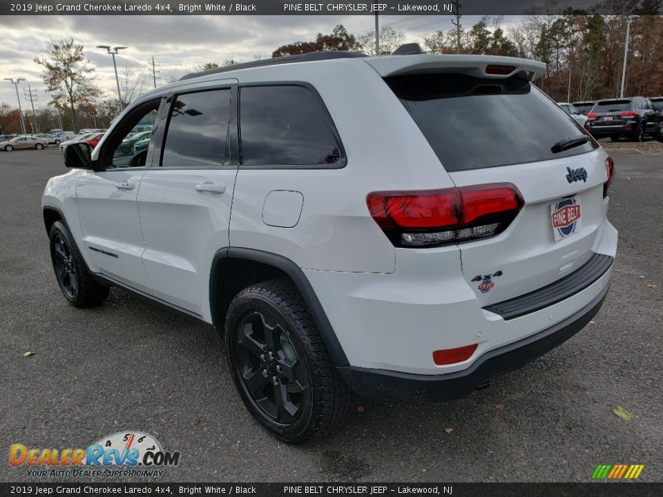 2019 Jeep Grand Cherokee Laredo 4x4 Bright White / Black Photo #4