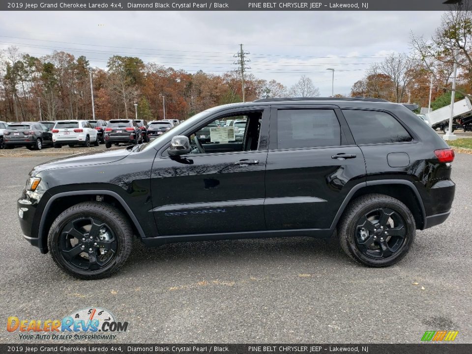 2019 Jeep Grand Cherokee Laredo 4x4 Diamond Black Crystal Pearl / Black Photo #3