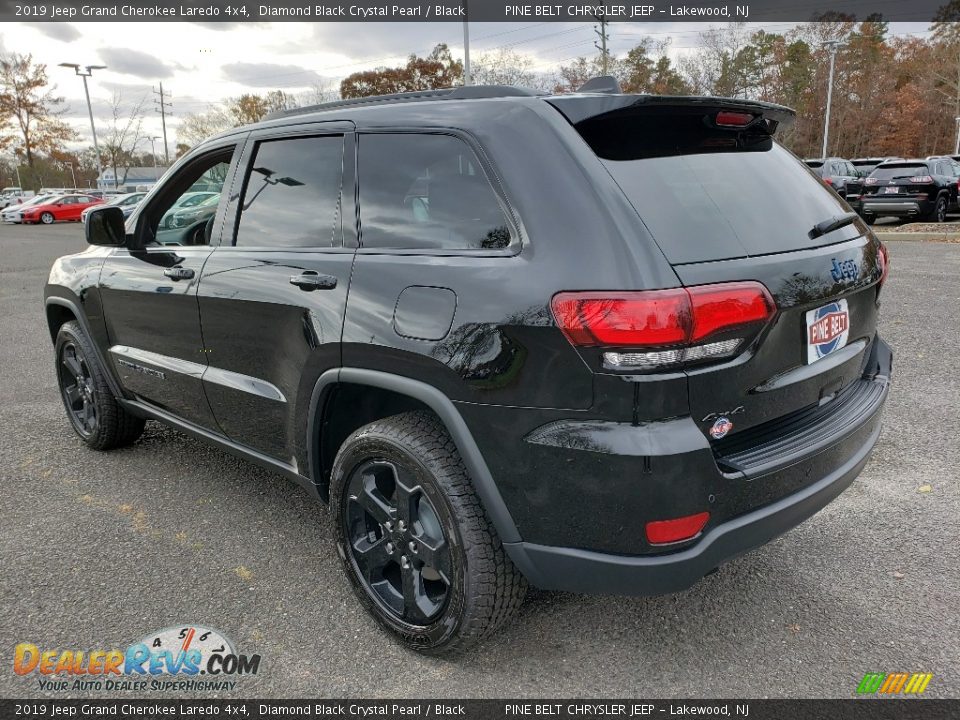 2019 Jeep Grand Cherokee Laredo 4x4 Diamond Black Crystal Pearl / Black Photo #4