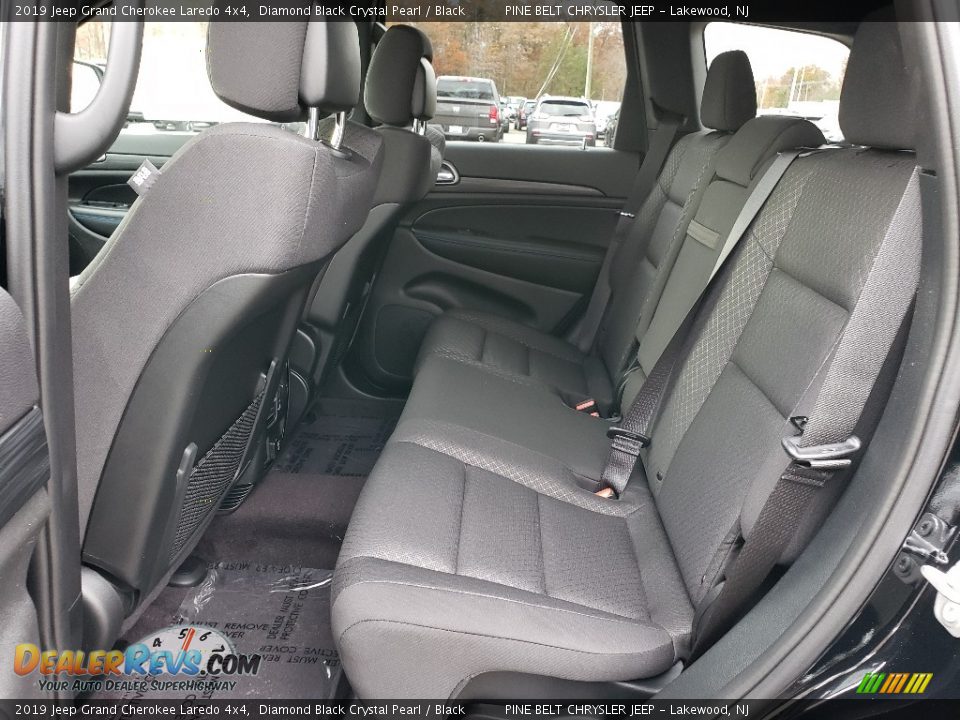 2019 Jeep Grand Cherokee Laredo 4x4 Diamond Black Crystal Pearl / Black Photo #6