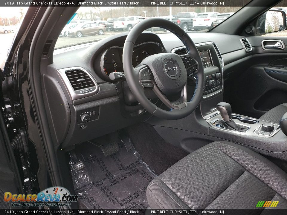 2019 Jeep Grand Cherokee Laredo 4x4 Diamond Black Crystal Pearl / Black Photo #7