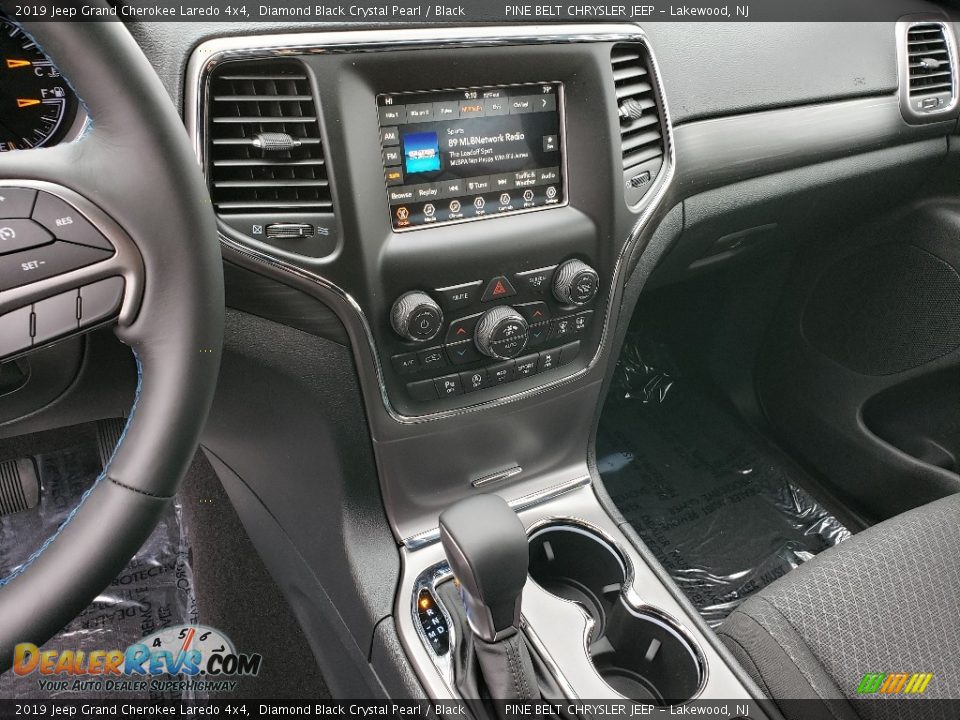 2019 Jeep Grand Cherokee Laredo 4x4 Diamond Black Crystal Pearl / Black Photo #10