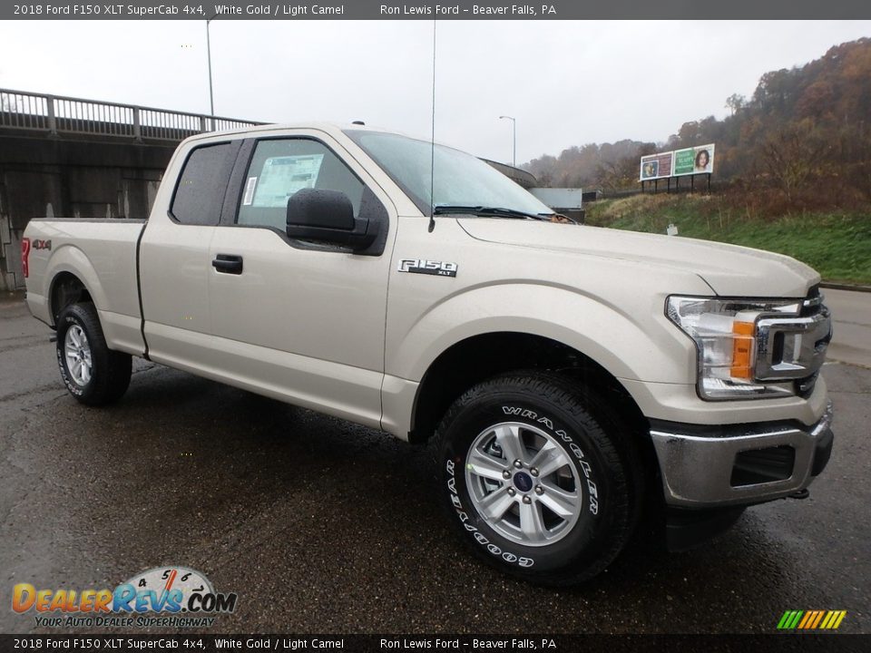Front 3/4 View of 2018 Ford F150 XLT SuperCab 4x4 Photo #8