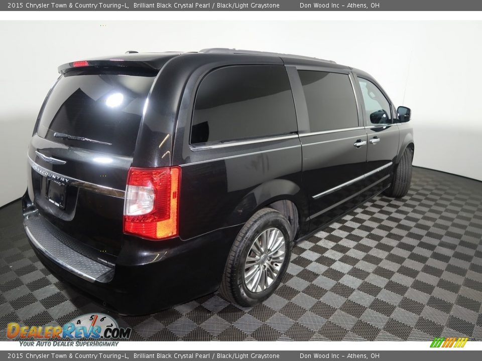 2015 Chrysler Town & Country Touring-L Brilliant Black Crystal Pearl / Black/Light Graystone Photo #14