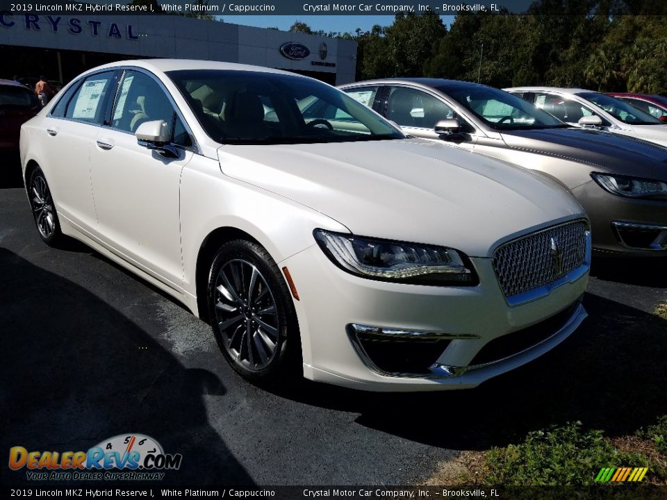 Front 3/4 View of 2019 Lincoln MKZ Hybrid Reserve I Photo #5