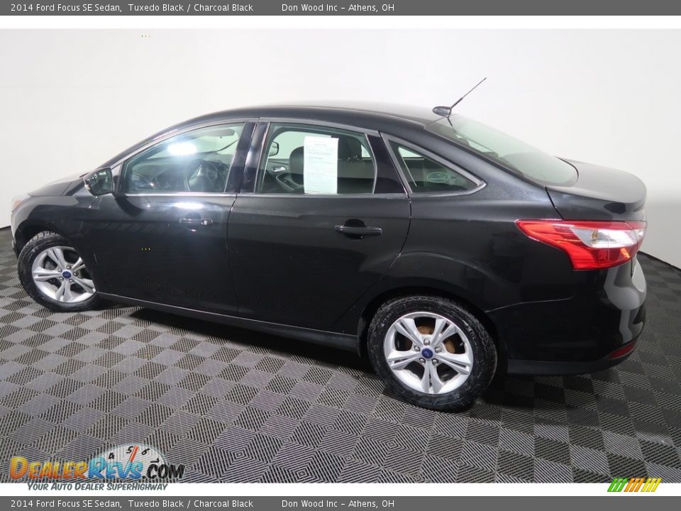 2014 Ford Focus SE Sedan Tuxedo Black / Charcoal Black Photo #8
