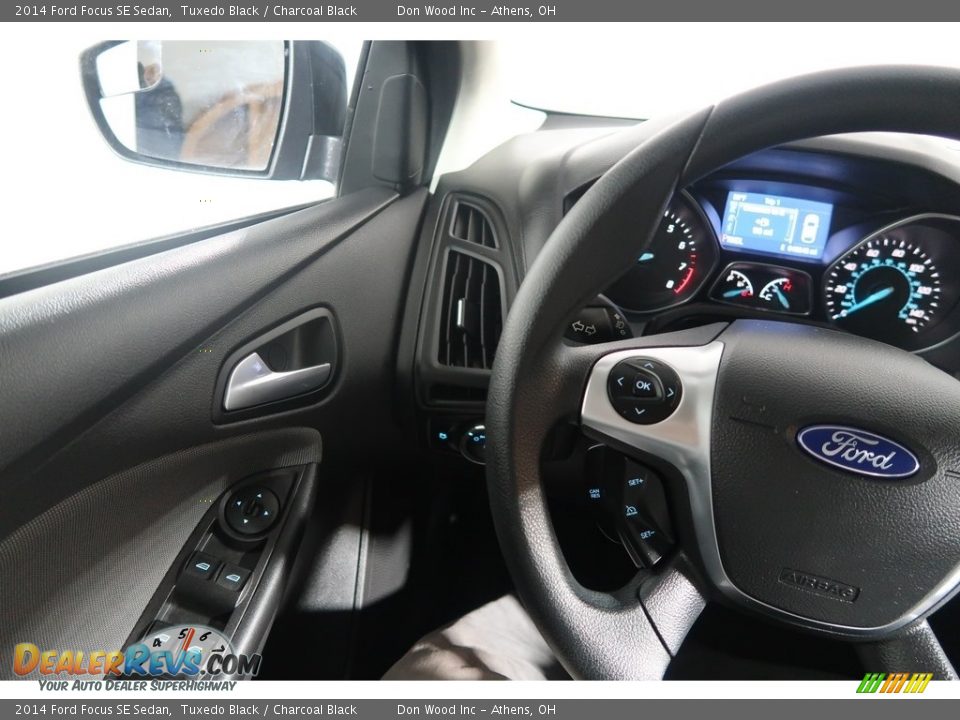 2014 Ford Focus SE Sedan Tuxedo Black / Charcoal Black Photo #18