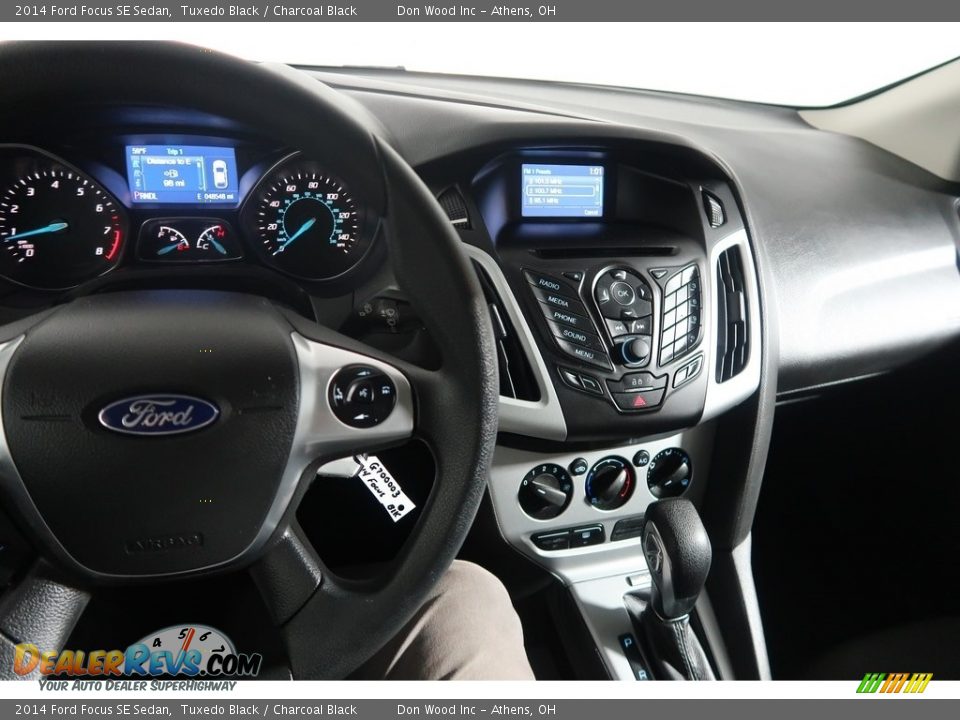 2014 Ford Focus SE Sedan Tuxedo Black / Charcoal Black Photo #20