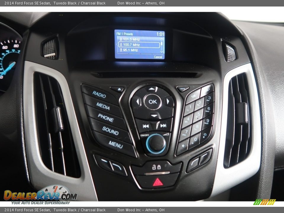 2014 Ford Focus SE Sedan Tuxedo Black / Charcoal Black Photo #23