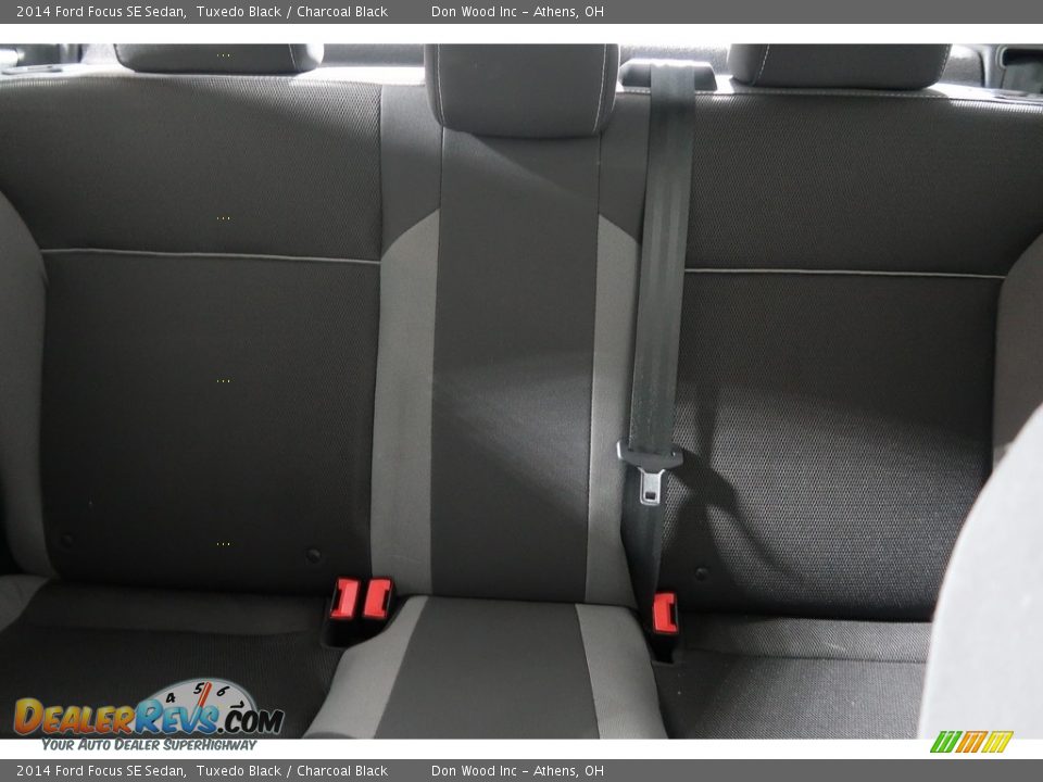 2014 Ford Focus SE Sedan Tuxedo Black / Charcoal Black Photo #26