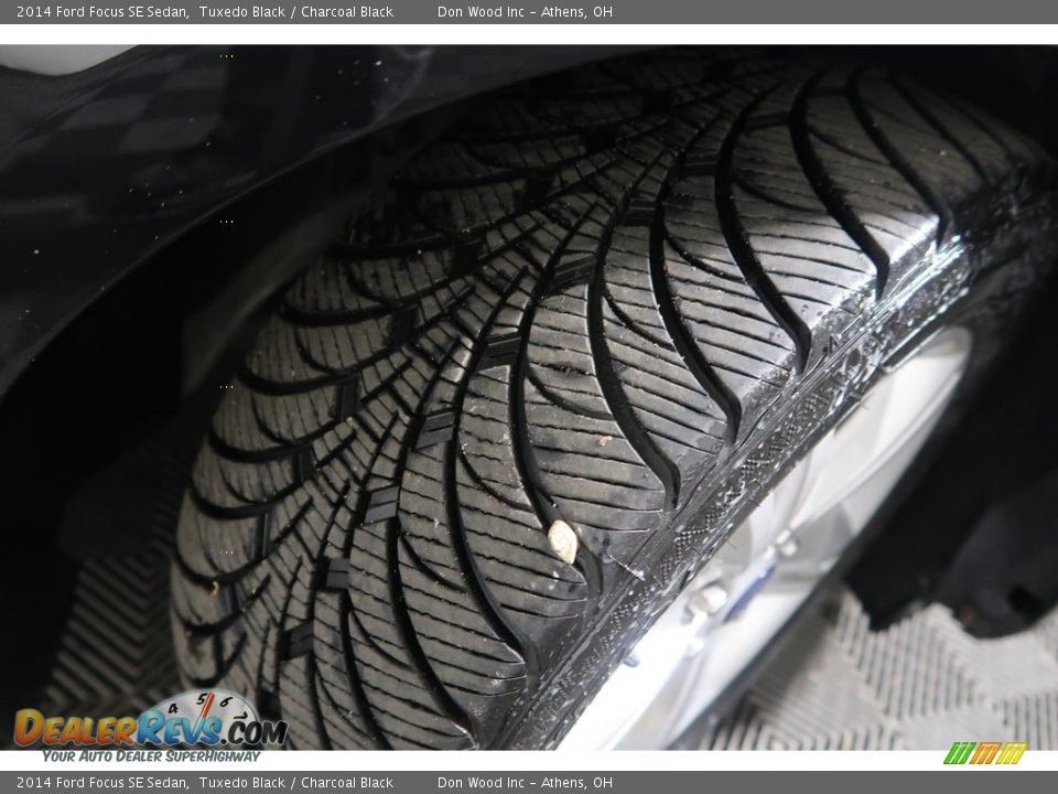 2014 Ford Focus SE Sedan Tuxedo Black / Charcoal Black Photo #27