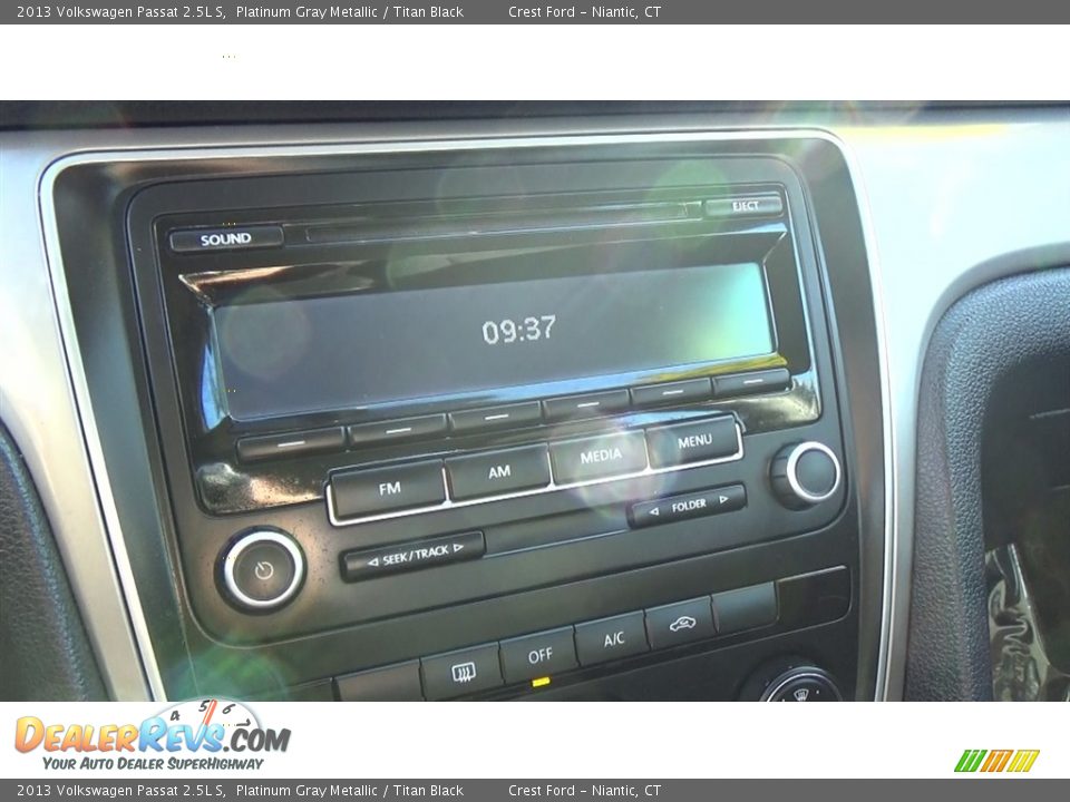 2013 Volkswagen Passat 2.5L S Platinum Gray Metallic / Titan Black Photo #14