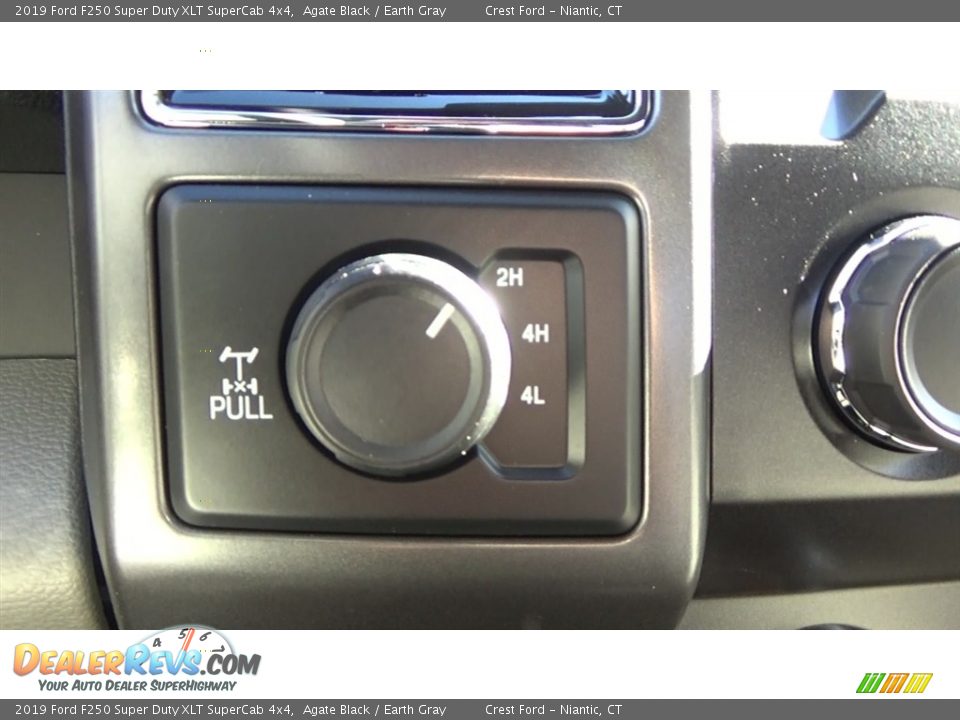 Controls of 2019 Ford F250 Super Duty XLT SuperCab 4x4 Photo #16