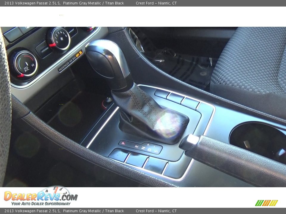2013 Volkswagen Passat 2.5L S Platinum Gray Metallic / Titan Black Photo #16