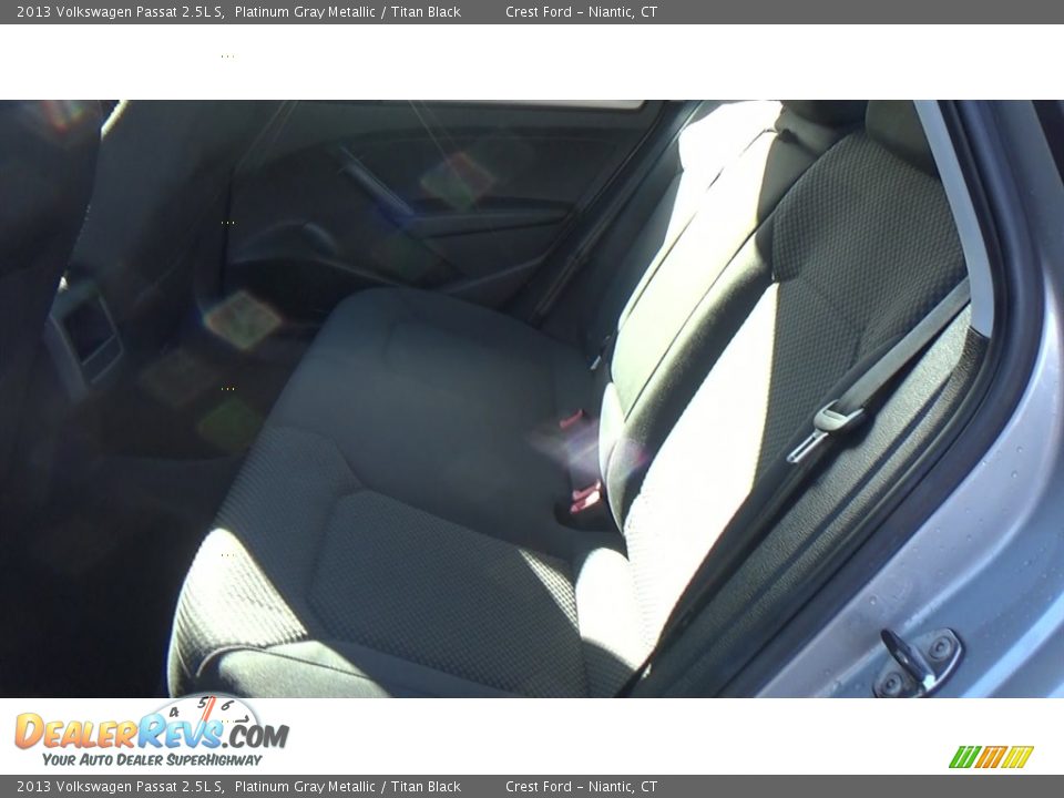 2013 Volkswagen Passat 2.5L S Platinum Gray Metallic / Titan Black Photo #17