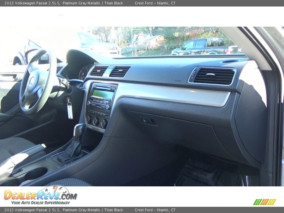 2013 Volkswagen Passat 2.5L S Platinum Gray Metallic / Titan Black Photo #24