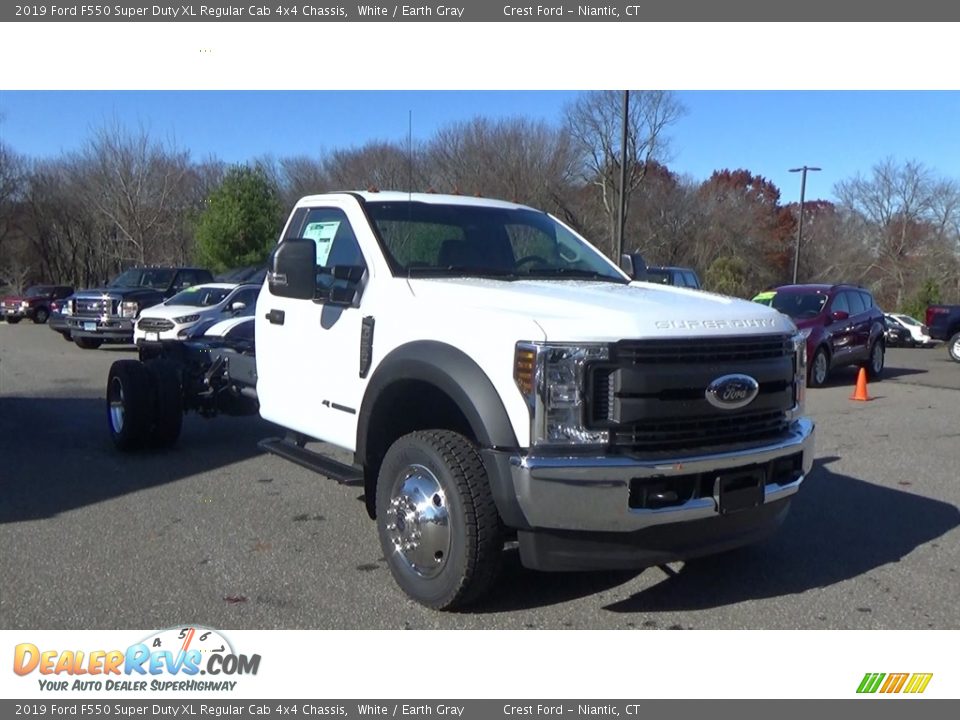 2019 Ford F550 Super Duty XL Regular Cab 4x4 Chassis White / Earth Gray Photo #1