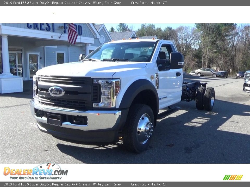 2019 Ford F550 Super Duty XL Regular Cab 4x4 Chassis White / Earth Gray Photo #3