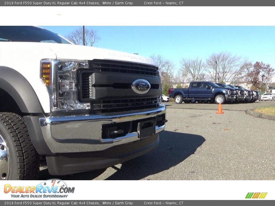 2019 Ford F550 Super Duty XL Regular Cab 4x4 Chassis White / Earth Gray Photo #24