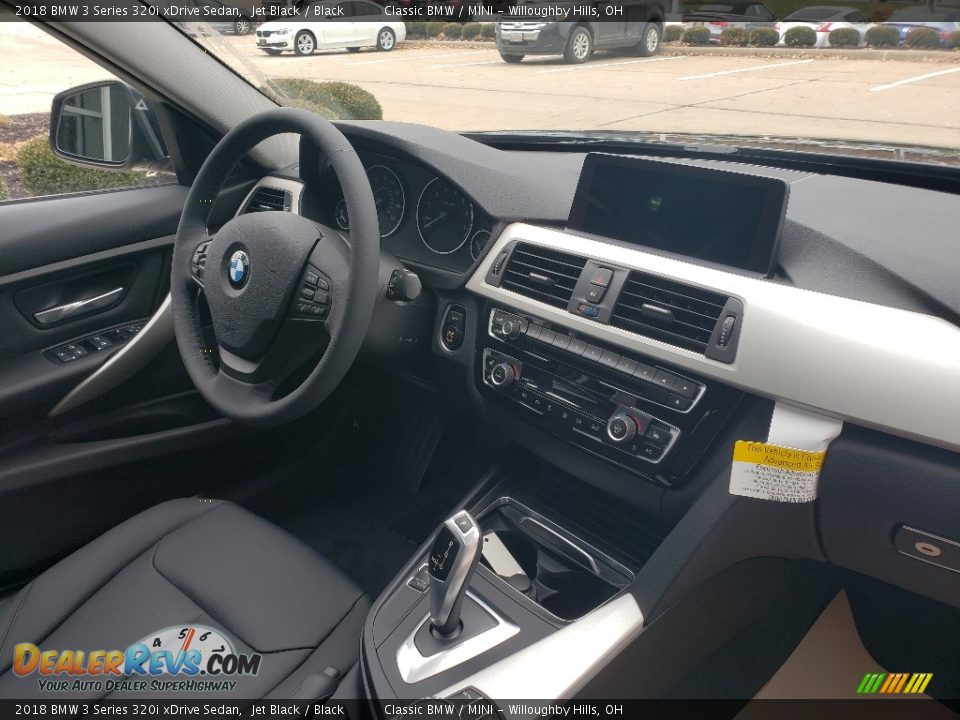 2018 BMW 3 Series 320i xDrive Sedan Jet Black / Black Photo #4