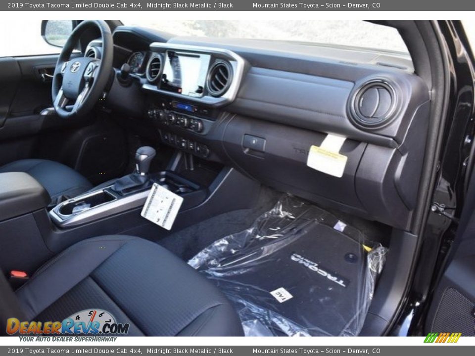 2019 Toyota Tacoma Limited Double Cab 4x4 Midnight Black Metallic / Black Photo #11