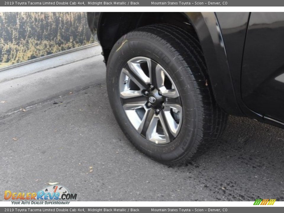 2019 Toyota Tacoma Limited Double Cab 4x4 Midnight Black Metallic / Black Photo #32