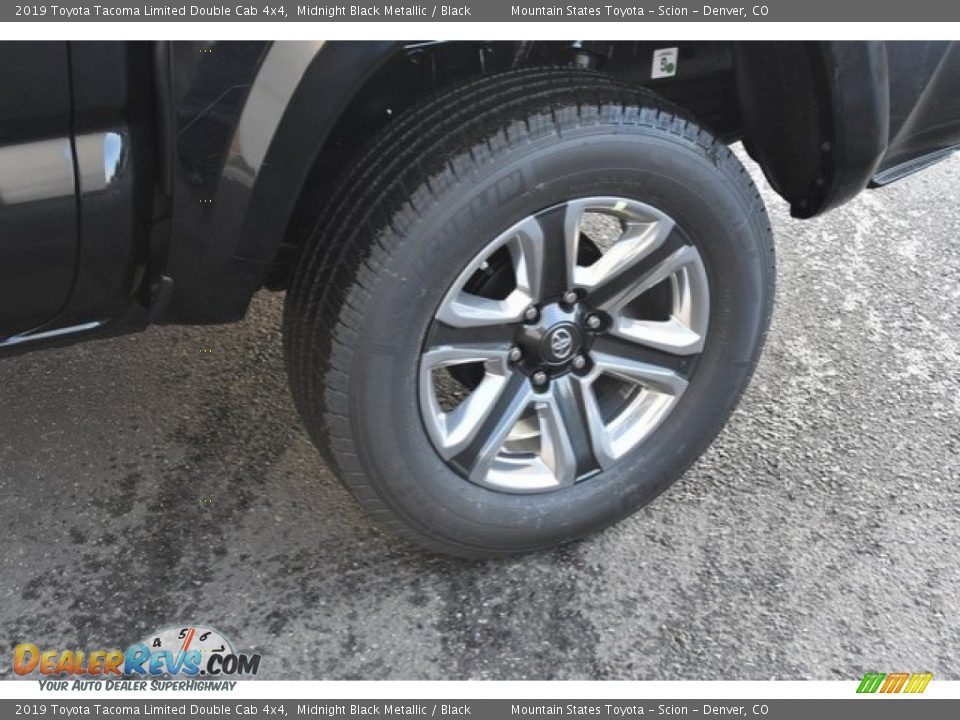 2019 Toyota Tacoma Limited Double Cab 4x4 Midnight Black Metallic / Black Photo #33