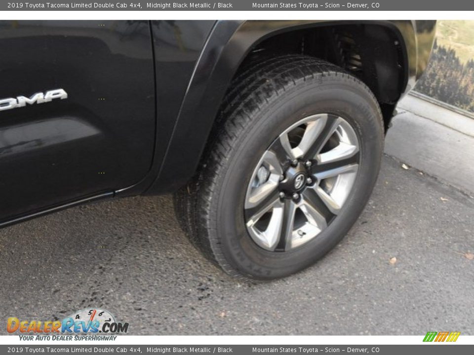 2019 Toyota Tacoma Limited Double Cab 4x4 Midnight Black Metallic / Black Photo #35