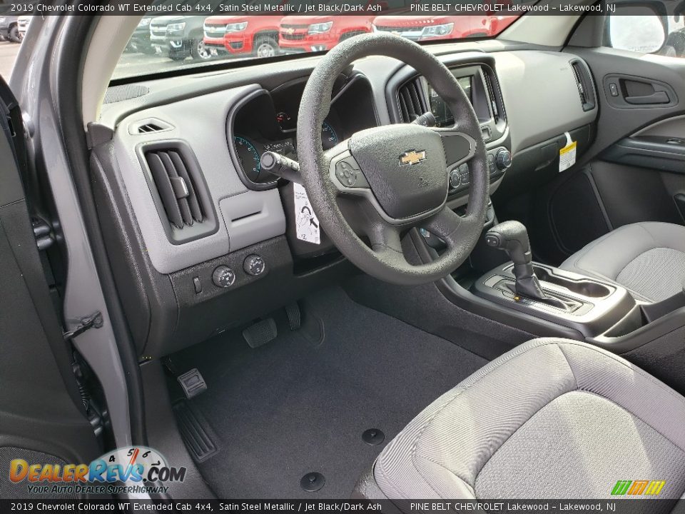 Front Seat of 2019 Chevrolet Colorado WT Extended Cab 4x4 Photo #8