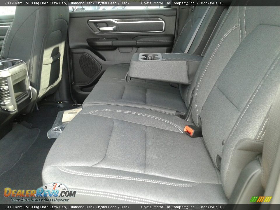 2019 Ram 1500 Big Horn Crew Cab Diamond Black Crystal Pearl / Black Photo #10