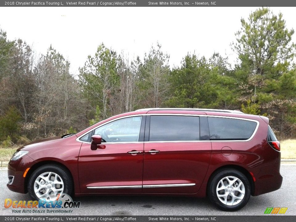 2018 Chrysler Pacifica Touring L Velvet Red Pearl / Cognac/Alloy/Toffee Photo #1